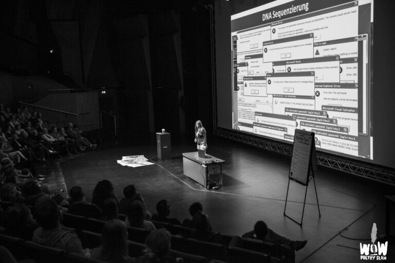2017_WoW_Science_Slam_No6_(c)_Anna-Lisa_Konrad-0115-sw